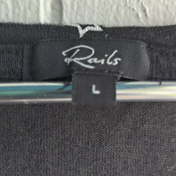 Rails Soft Tee in Black with emblazoned White Stars throughout.Short Sleeve Sz L - Picture 6 of 6